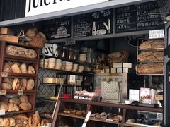 面包甜点陈列柜-Juicy Bakery(大学路店)