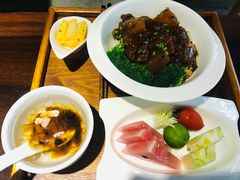 -乐领拈花溪·林涧食韵