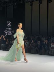 -Renee芮亦婚纱