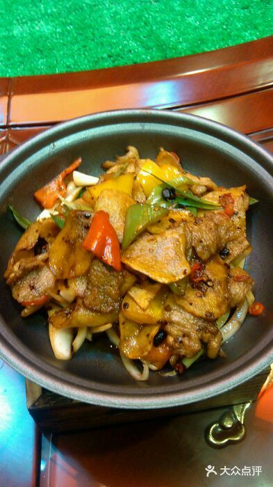 大汗行宫园林餐厅干锅土豆片图片