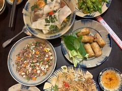 -Cuc Gach Quan Restaurant