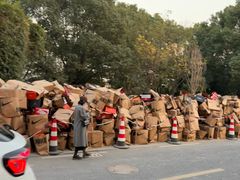 -奥特莱斯停车场