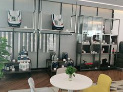 -宁波宝信宝马4S店(江北日湖店)