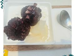 海底椰白雪黑糯米-满记甜品(静安大悦城店)