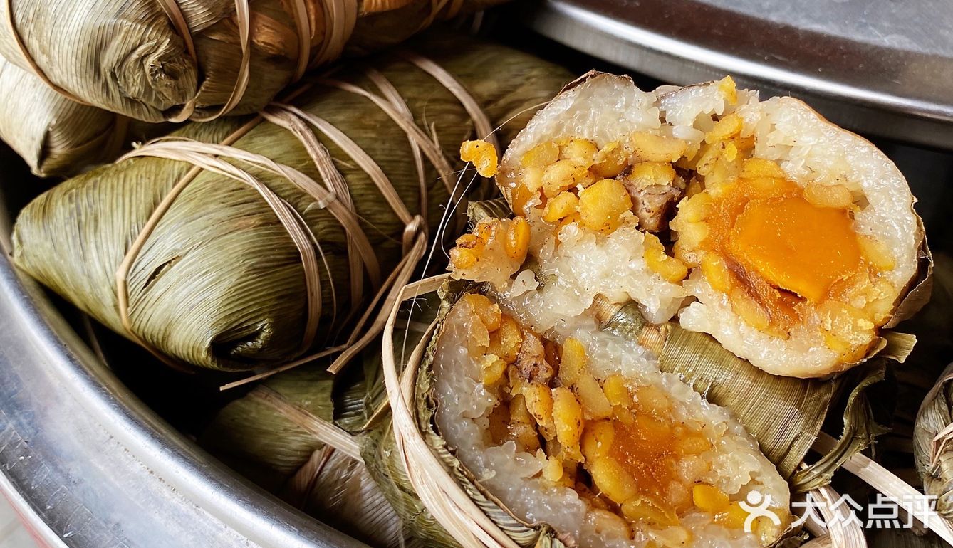 正果云吞、虾堆、粽子、腊味饭、濑粉、蛋散、咸水角、糍粑…