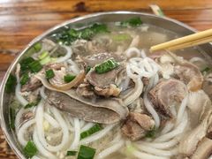 加肉加肚-老味道遵义虾子羊肉粉(兴关路店)