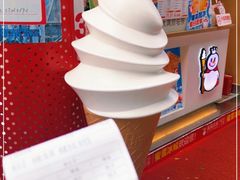 -蜜雪冰城(万达广场外B号门门口外集装箱店)