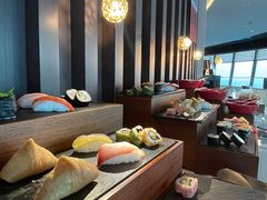 -亚洲国际大酒店·云顶阁旋转自助餐厅