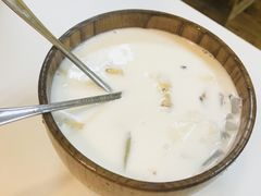 -志龙皇冠吃货椰子铺