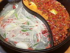 -肖卫峰灌县老妈砂锅串串(华天广场店)
