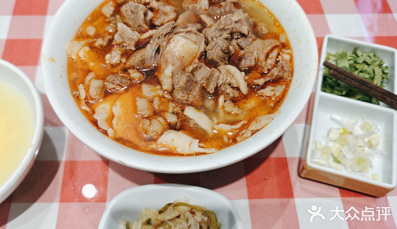 冬季暖心美食：刘二永香陕北羊肉面，让你一试难忘！