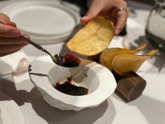 蓝鳍金枪鱼鞑靼佐鱼籽-Le Bistrot de Racine