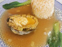 鲍鱼捞饭-1910老鲁味海鲜·戳子肉·青岛菜(金沙滩店)