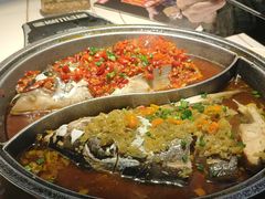 -阿瓦山寨·湘菜现炒·剁椒鱼头王(咸阳总店)