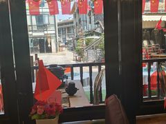 -刘姐啤酒鱼民族演艺餐厅(西街总店)