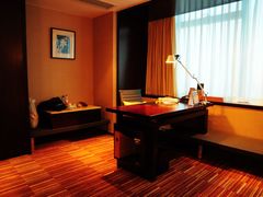 书桌-上海龙之梦万丽酒店