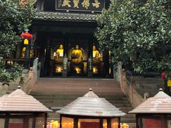 -峨眉山报国寺