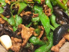 郑哥小炒肉-丹江口渔村·湘味厨房(桃园店)