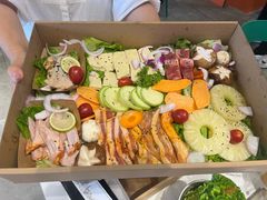 -山野的朋友露营炭火烤肉