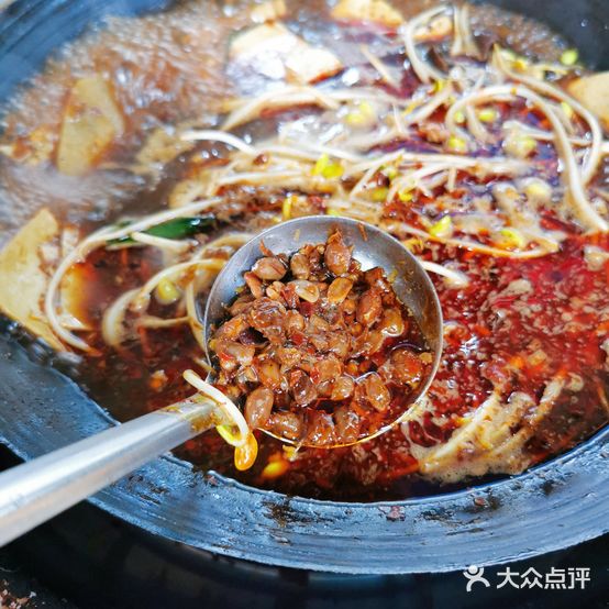 老字号何姨妈豆豉火锅(威清路鲤鱼街店)