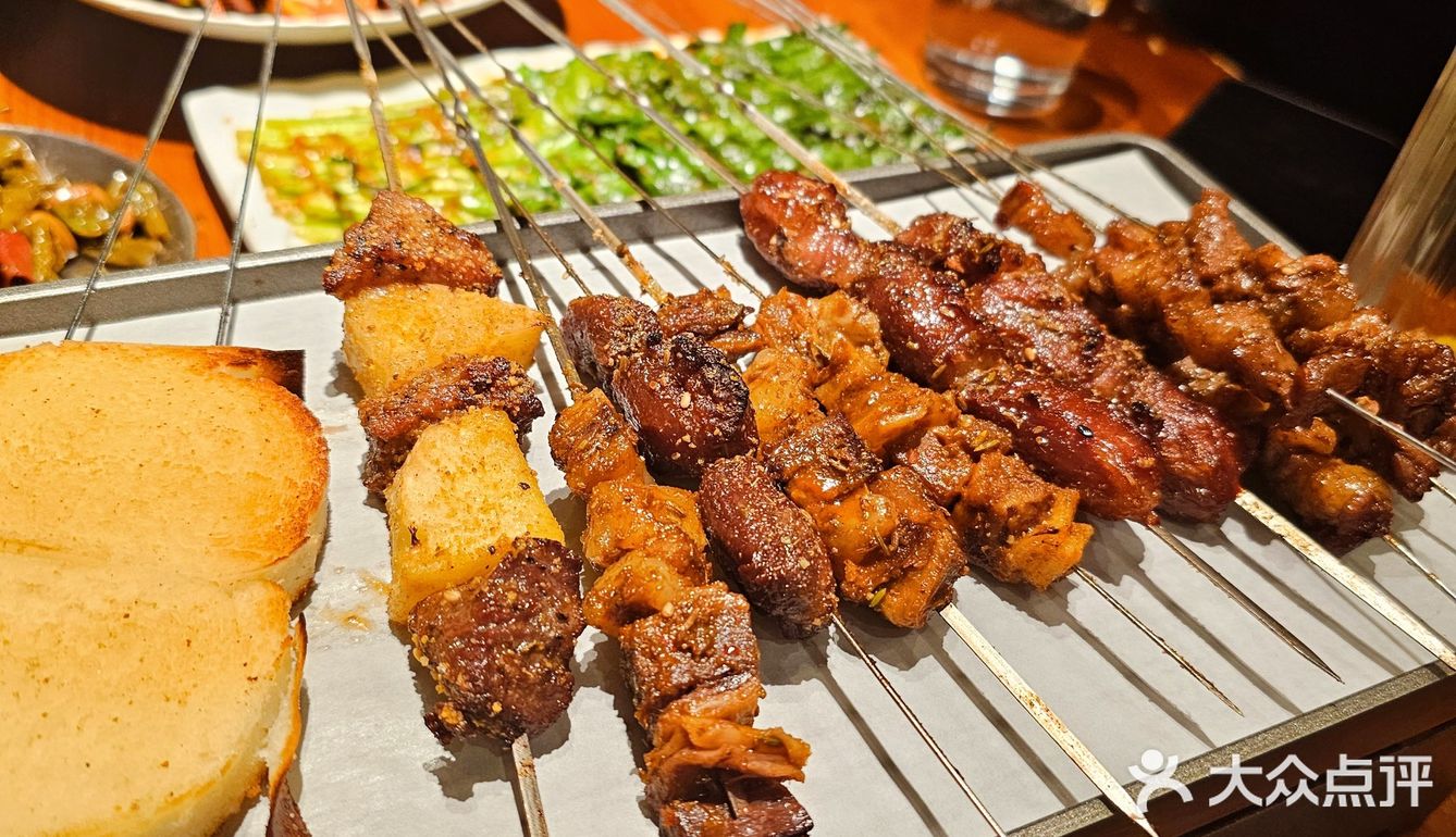 还有什么比周末撸串哈啤酒更快乐的事吗❓
