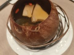 原只椰子炖乌鸡-尚一汤·粤菜海鲜(环球港店)