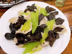 -乡土特色.冷锅鱼.牦牛肉汤锅