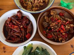 -老三样·美食研究中心(世贸路店)