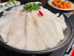 -老牌坊云南鱼豆花火锅(哈西万达店)