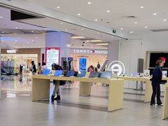 -华为授权体验店(中山公园来福士)