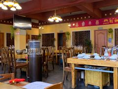 大堂-峰瑞藏地美食·石锅鸡·牦牛肉(大昭寺品牌店)