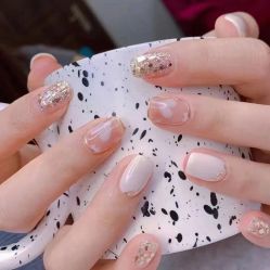 -悦指间美甲美睫