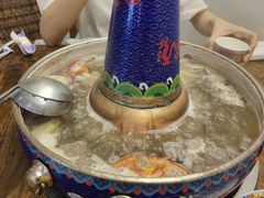 -毛辣果·贵州红酸汤牛肉火锅(西单店)