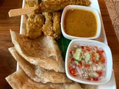 -Chom Cafe and Restaurant