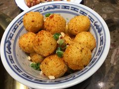 -沪小二炭火蛙锅(淮海中路美食不夜城店)