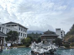 -英德宝晶宫天鹅湖茶语温泉