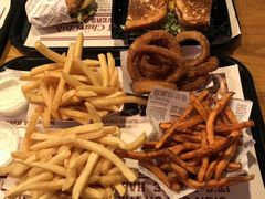 -The Habit Burger Grill 哈比特汉堡(复兴soho店)