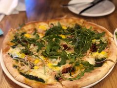 烤鸡奶酪蔬菜披萨-城市大道红炉披萨烘焙坊