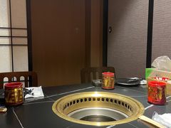 -山川小町·极番烧肉(新地假日广场店)