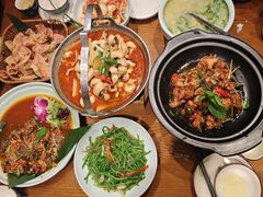 -老滇山寨•云南特色菜•地方菜•民族风情歌舞表演(金碧店)