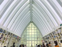 -钟书阁(松江泰晤士小镇店)