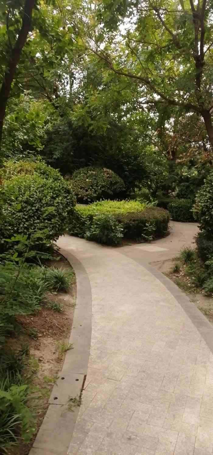 迎鑫饭店-"标准的汉沽口味渔家饭,饭点人挺多,听口音.