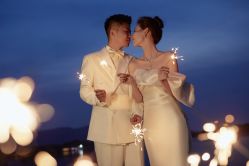 -至臻微拉婚纱摄影