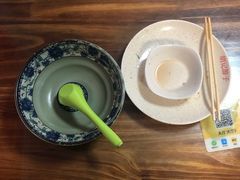 -胡记锅贴·沪上游子老鸭粉丝汤(太原路店)