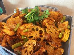 招牌悦蓉牛蛙干锅-精悦蓉(松江万达广场店)