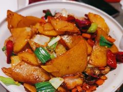 -金鱼盆32年水煮鱼·18秒辣椒炒肉(京西大悦城店)