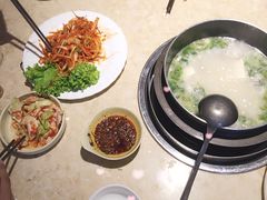 英子狗肉馆-英子补身汤(海兰路店)