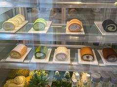 面包甜点陈列柜-卷时·瑞士卷·生日蛋糕(大望路店)