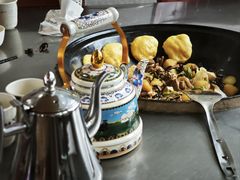 -粘豆包柴火铁锅炖