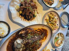 -八府香鸭·啫啫煲(华山路店)